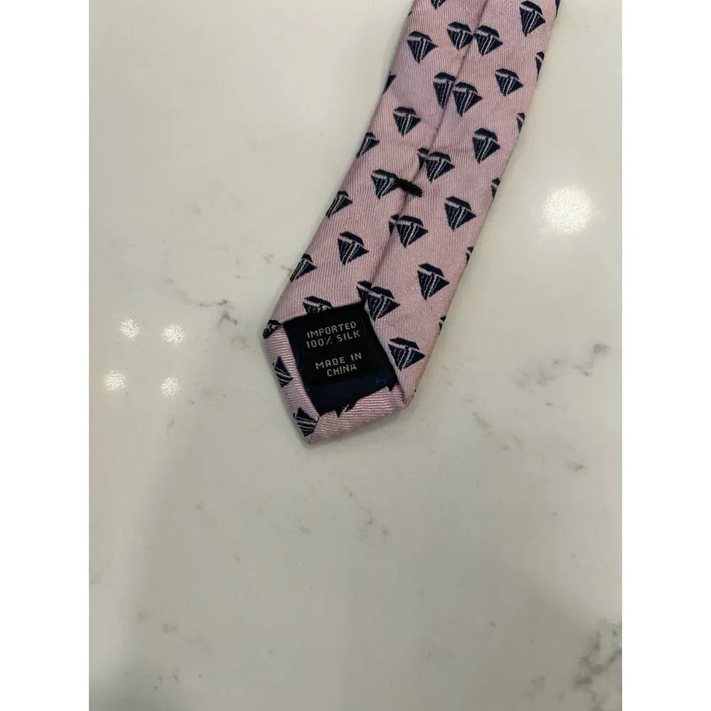 Jos A. Bank Men’s Tie Pink Sailboat ship Print 100% Silk Nautical 3.5” Necktie